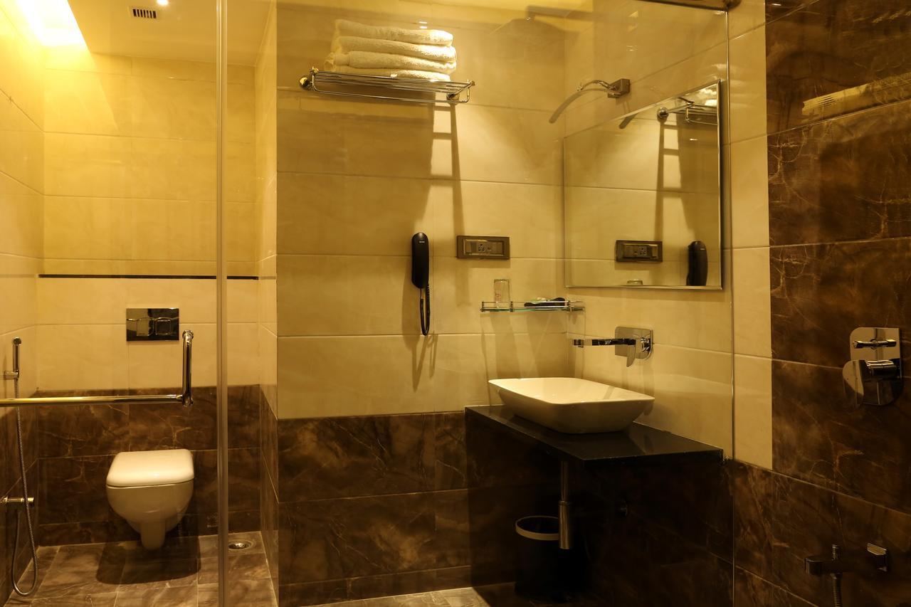 Hotel Atithi Aurangabad  Buitenkant foto
