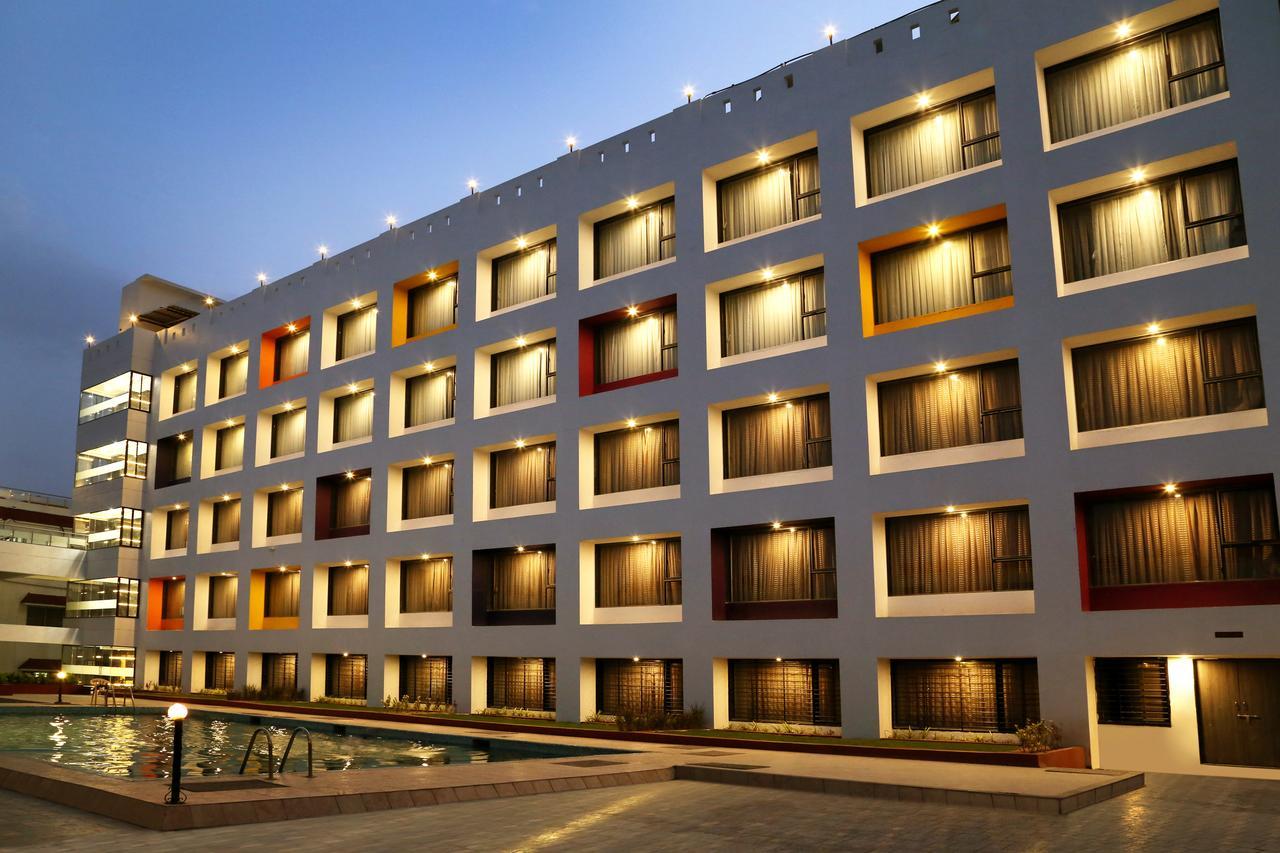 Hotel Atithi Aurangabad  Buitenkant foto